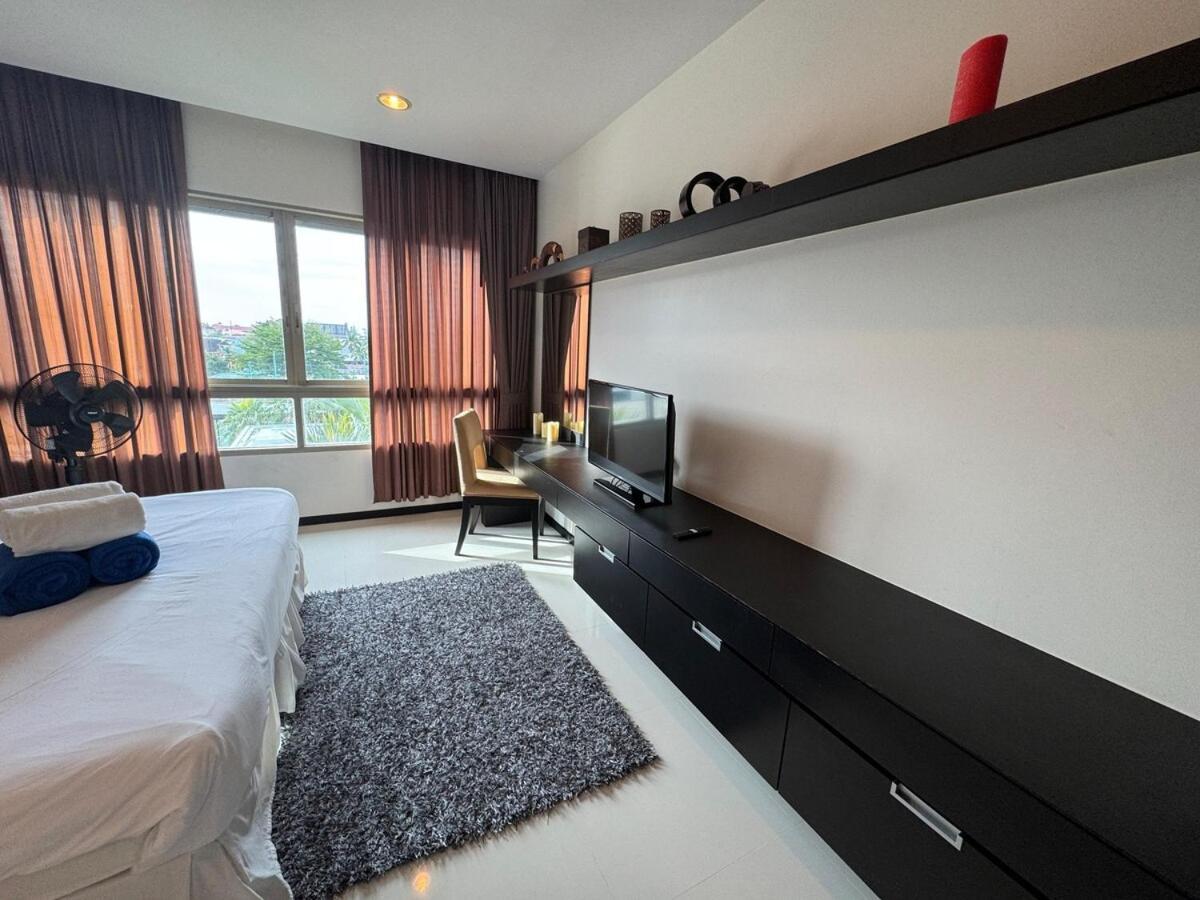 Modern 2-Bedroom Condo In Kamala Near The Beach Exterior foto